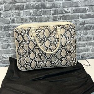 The White House bag‎